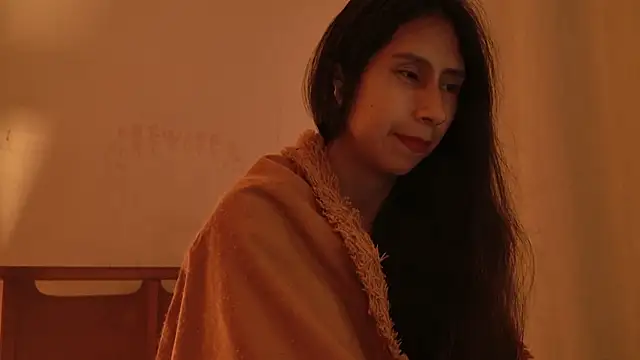 Snapshot of MoonLipsON- chatting on August 3, 4:33 am MoonLipsON- online show from August 3, 4:33 am
