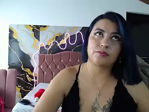 xxxEffy- online show from December 5, 7:32 pm