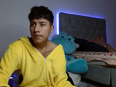 Sebas Ross04 online show from December 14, 10:58 pm