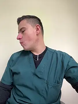 DONHALPA online show from February 3, 4:45 pm