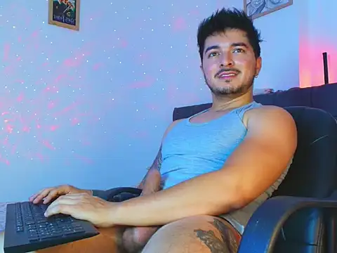 IanBennet online show from February 5, 3:38 pm