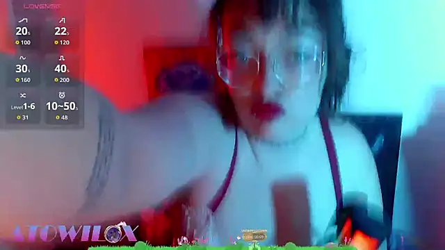 Snapshot of atowiloxx chatting on August 4, 8:00 pm atowiloxx online show from August 4, 8:00 pm