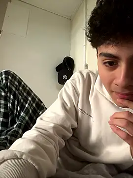 hungspanishtwink online show from January 7, 11:56 am