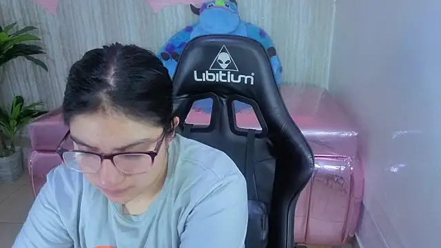 eva smit t online show from March 25, 2:39 am