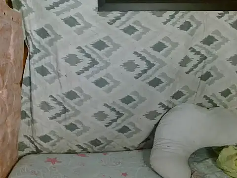 Snapshot of caro_lil chatting on February 16, 9:55 pm caro lil online show from February 16, 9:55 pm