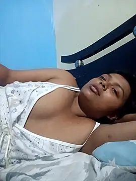 Snapshot of caro_lil chatting on March 29, 1:38 am caro lil online show from March 29, 1:38 am