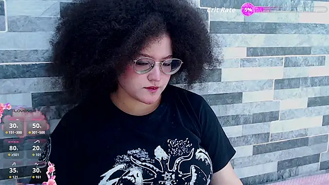 Snapshot of _Your_Doll chatting on December 16, 11:10 pm Your Doll online show from December 16, 11:10 pm