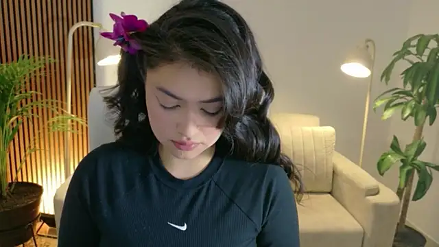 Snapshot of victoria___moon chatting on May 15, 2:13 pm victoria moon online show from May 15, 2:13 pm