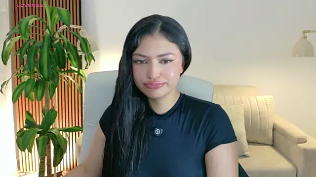 Snapshot of victoria___moon chatting on June 11, 2:59 pm victoria moon online show from June 11, 2:59 pm