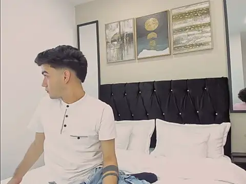 Feiccer Thomson1 online show from December 4, 9:01 pm