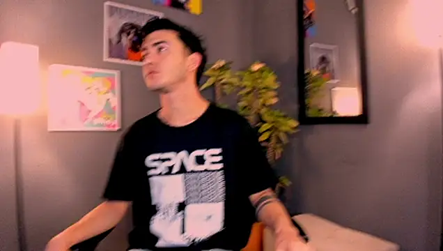 Feiccer Thomson1 online show from February 6, 4:06 am