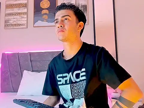 Feiccer Thomson1 online show from February 11, 4:28 am