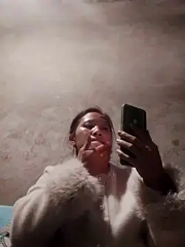 Snapshot of Meyyy09 chatting on December 16, 5:01 am Meyyy09 online show from December 16, 5:01 am