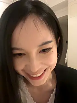 Snapshot of DD-52 chatting on December 15, 11:36 am DD-52 online show from December 15, 11:36 am