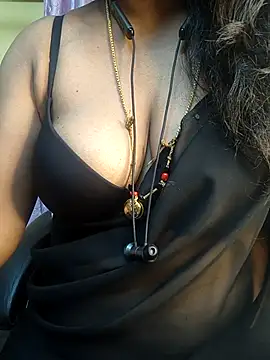 Snapshot of Preeti345 chatting on April 2, 9:40 am Preeti345 online show from April 2, 9:40 am