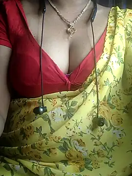 Snapshot of Preeti345 chatting on April 19, 3:44 pm Preeti345 online show from April 19, 3:44 pm