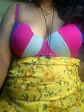 Snapshot of Preeti345 chatting on April 19, 6:10 pm Preeti345 online show from April 19, 6:10 pm