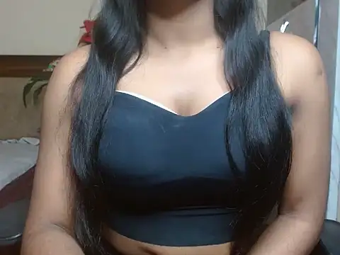 Snapshot of Lola_Bebe chatting on March 6, 5:48 am Lola Bebe online show from March 6, 5:48 am