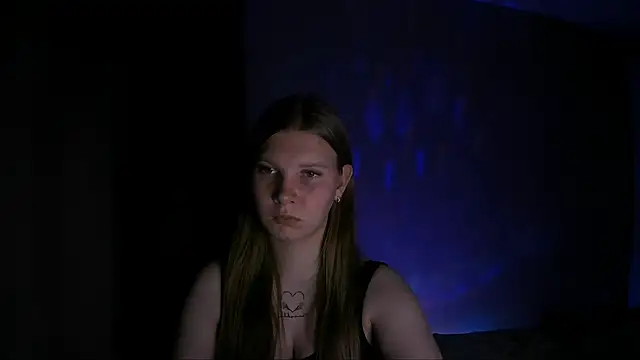 nelli lux  online show from December 4, 7:55 pm