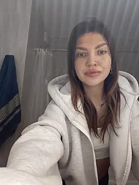 Snapshot of Zona52 chatting on December 5, 6:55 am Zona52 online show from December 5, 6:55 am