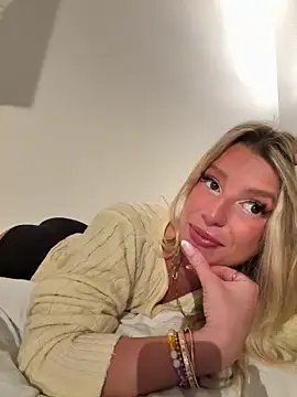 lilavv online show from March 22, 10:24 pm