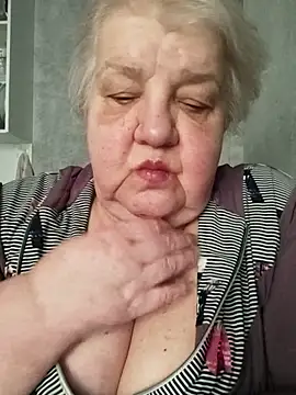 HapinessLovee online show from February 11, 9:25 am