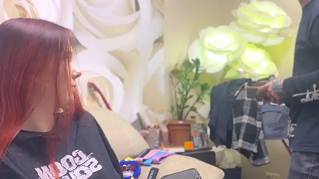 Snapshot of MJ_and_Peter chatting on December 5, 1:52 pm MJ and Peter online show from December 5, 1:52 pm