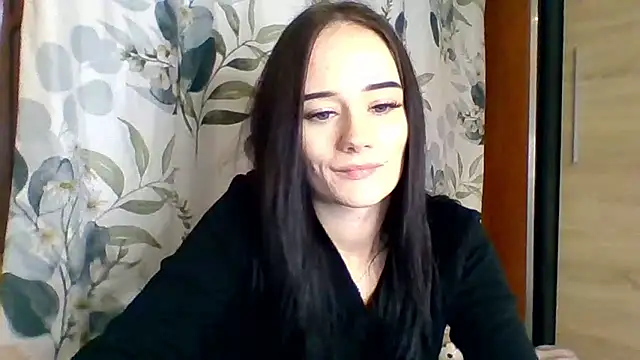 Snapshot of NinaTease chatting on December 4, 10:40 pm NinaTease online show from December 4, 10:40 pm