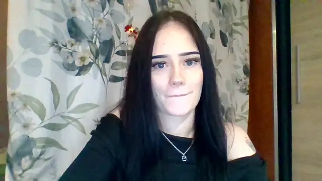 Snapshot of NinaTease chatting on December 16, 12:15 am NinaTease online show from December 16, 12:15 am