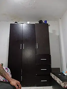 valenpaisita2123 online show from March 8, 11:41 pm