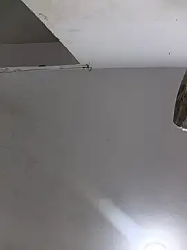 valenpaisita2123 online show from March 23, 3:21 am