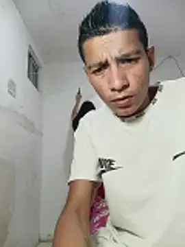 valenpaisita2123 online show from March 30, 2:45 am