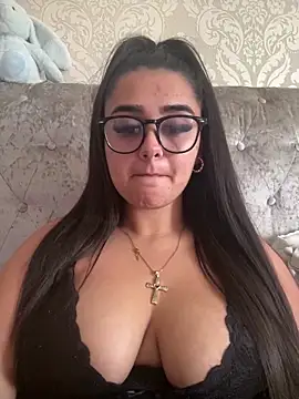 Wild Busty Niyah XX online show from May 5, 9:28 am