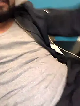 Snapshot of sexytomdev chatting on January 12, 5:18 pm sexytomdev online show from January 12, 5:18 pm