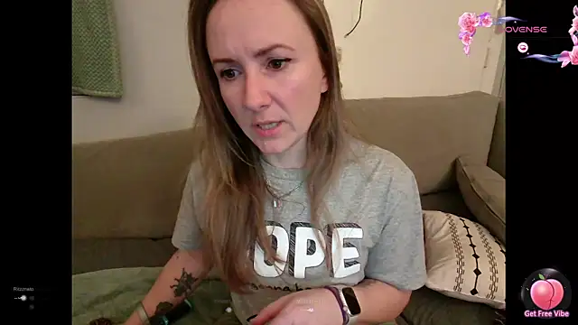 Snapshot of alluringpixie chatting on January 5, 11:30 pm alluringpixie online show from January 5, 11:30 pm