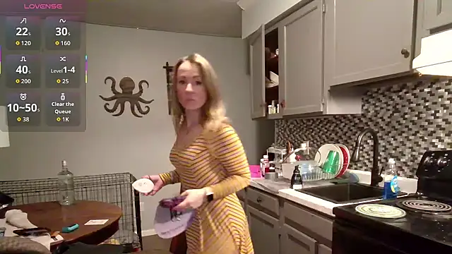 Snapshot of alluringpixie chatting on January 9, 11:06 pm alluringpixie online show from January 9, 11:06 pm