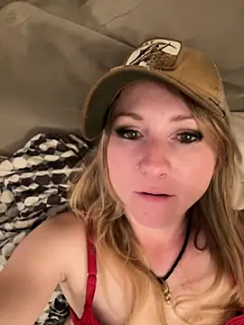 Snapshot of alluringpixie chatting on March 6, 3:03 am alluringpixie online show from March 6, 3:03 am