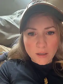 Snapshot of alluringpixie chatting on March 6, 3:19 pm alluringpixie online show from March 6, 3:19 pm