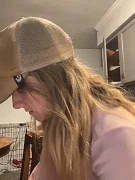 Snapshot of alluringpixie chatting on March 10, 11:37 am alluringpixie online show from March 10, 11:37 am