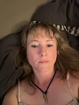 Snapshot of alluringpixie chatting on March 12, 1:50 pm alluringpixie online show from March 12, 1:50 pm