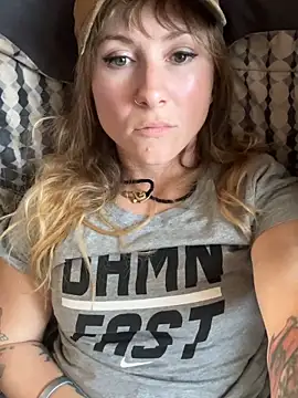 Snapshot of alluringpixie chatting on March 26, 2:11 pm alluringpixie online show from March 26, 2:11 pm