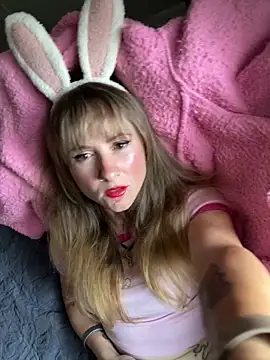 Snapshot of alluringpixie chatting on March 30, 1:34 pm alluringpixie online show from March 30, 1:34 pm