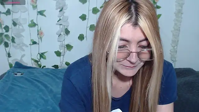 Snapshot of pal0mita chatting on December 15, 5:06 pm pal0mita online show from December 15, 5:06 pm