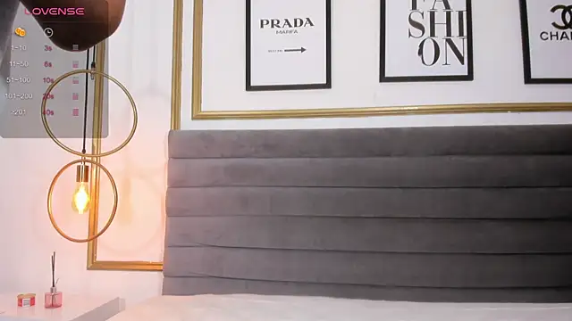 Snapshot of Ririblonde1 chatting on December 15, 12:31 pm Ririblonde1 online show from December 15, 12:31 pm