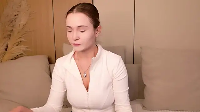 Snapshot of Lina_Sinerz chatting on June 25, 4:00 pm Lina Sinerz online show from June 25, 4:00 pm