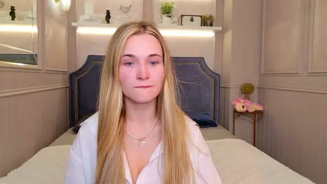 Snapshot of Lina_Sinerz chatting on July 10, 4:20 pm Lina Sinerz online show from July 10, 4:20 pm