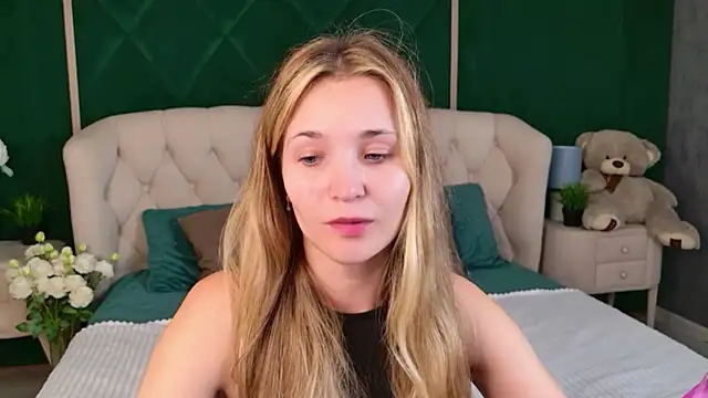 Snapshot of Lina_Sinerz chatting on July 23, 3:43 pm Lina Sinerz online show from July 23, 3:43 pm