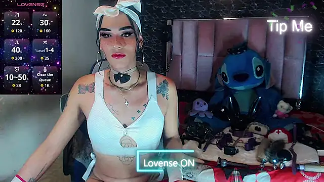 Snapshot of michaeldissts chatting on March 28, 3:33 pm michaeldissts online show from March 28, 3:33 pm