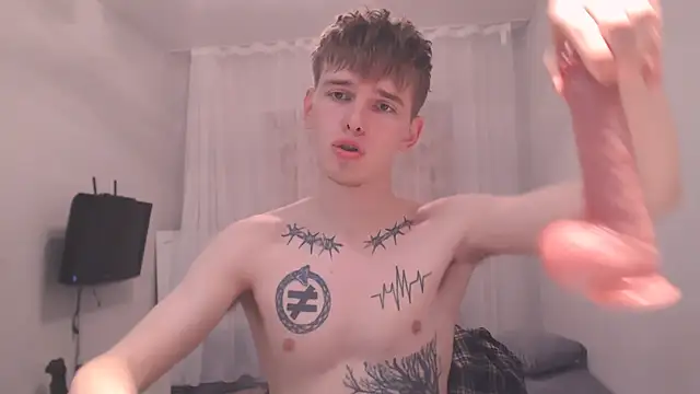 Snapshot of Fredd_Xanders chatting on June 3, 2:33 pm Fredd Xanders online show from June 3, 2:33 pm