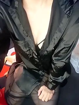 Snapshot of Alone_nothing chatting on February 11, 3:28 pm Alone nothing online show from February 11, 3:28 pm